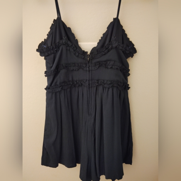 Francesca's Collections Black Ruffled Top - Picture 5 of 7